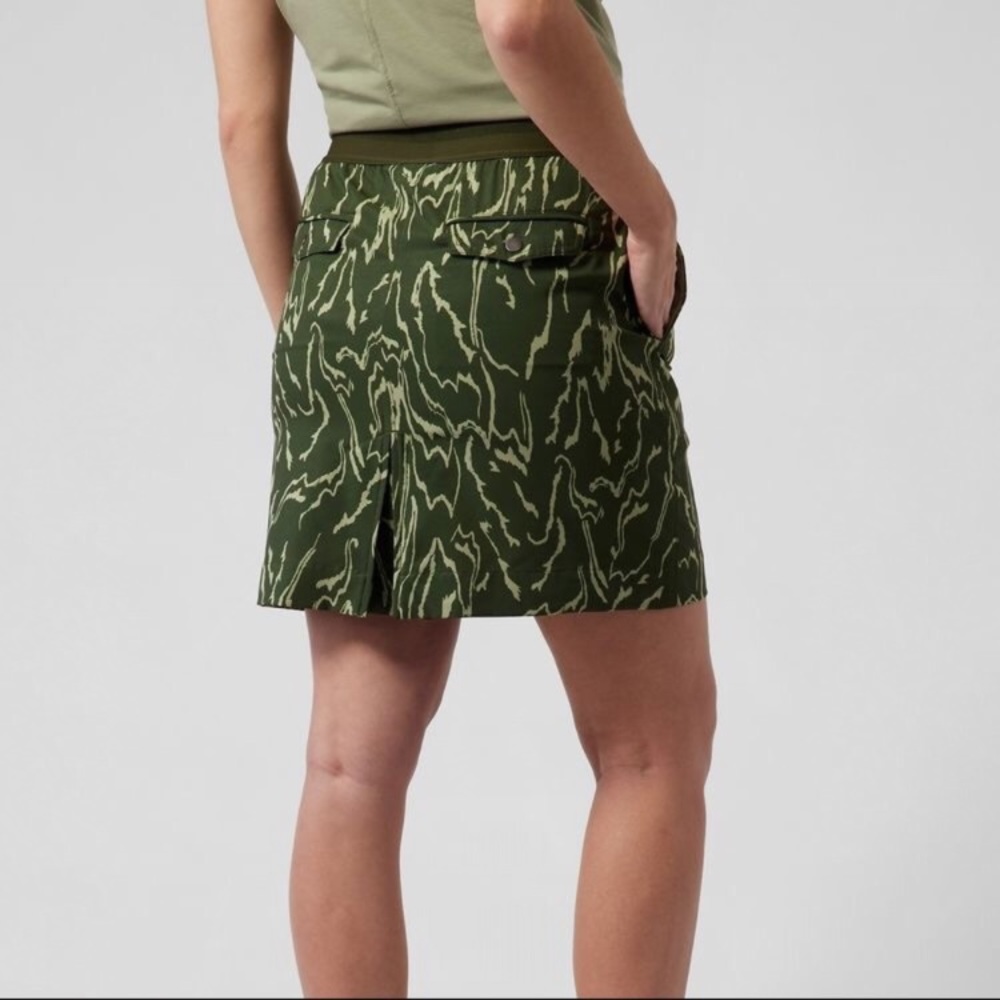 Athleta Vienna Cargo Skort - Picture 2 of 5